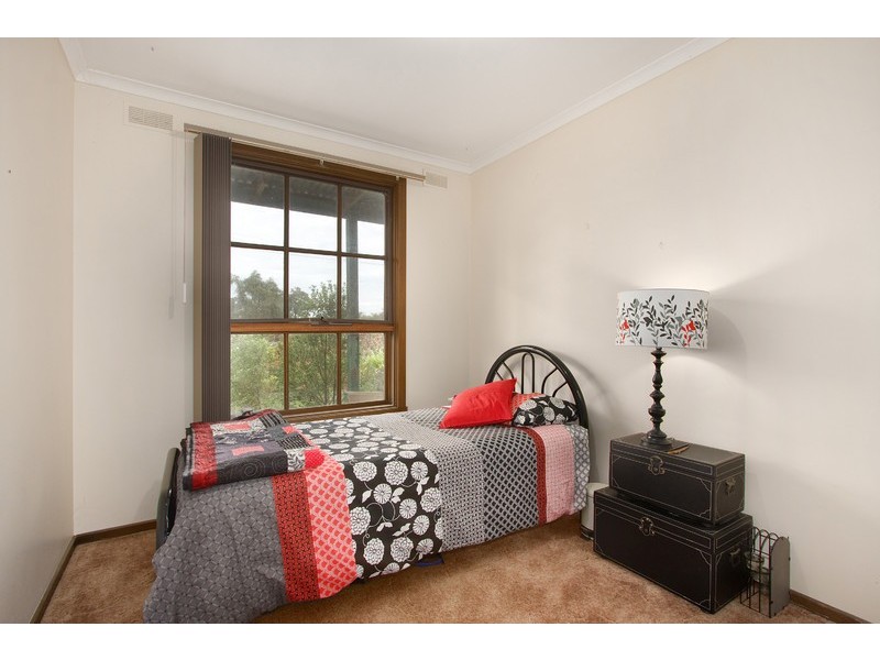 46 Railway Avenue, Bunyip VIC 3815