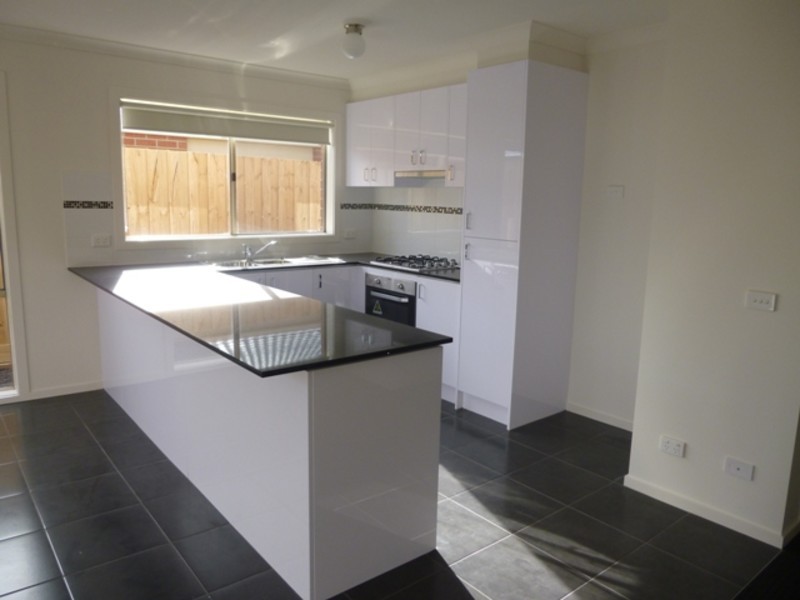 3/14 Shakespeare Court, Drouin VIC 3818