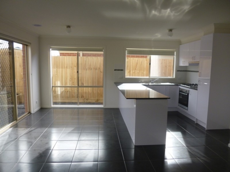 3/14 Shakespeare Court, Drouin VIC 3818