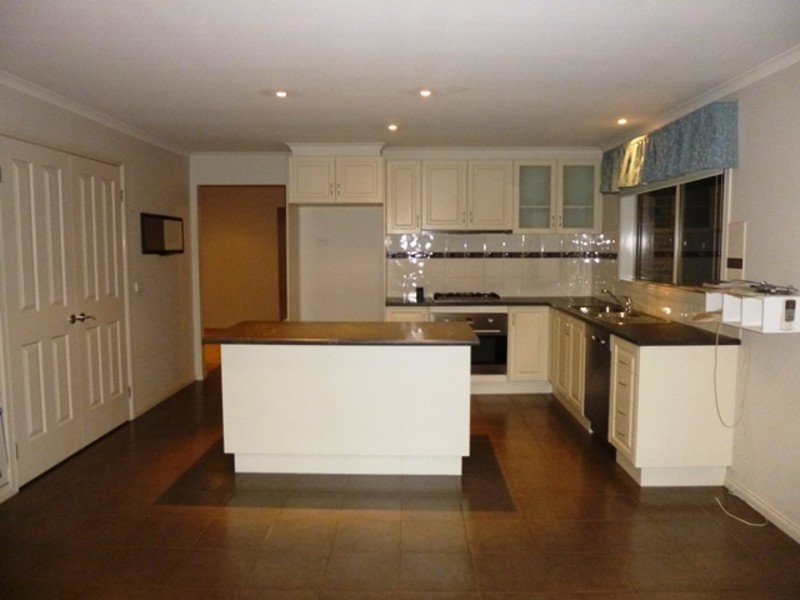 6 Toorongo Street, Drouin VIC 3818