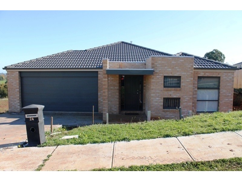 24 Kensington Square, Drouin VIC 3818