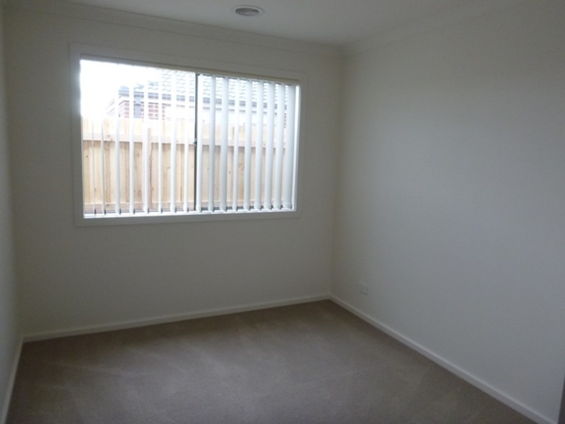 15/9 Shakespeare Court, Drouin VIC 3818