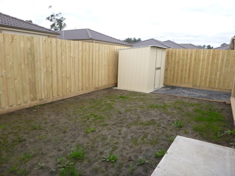 15/9 Shakespeare Court, Drouin VIC 3818