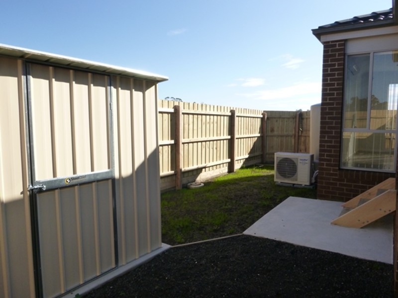 15/9 Shakespeare Court, Drouin VIC 3818