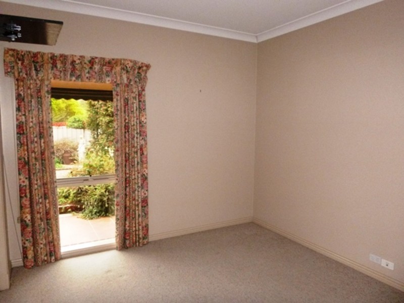 2 Pepperell Drive, Drouin VIC 3818
