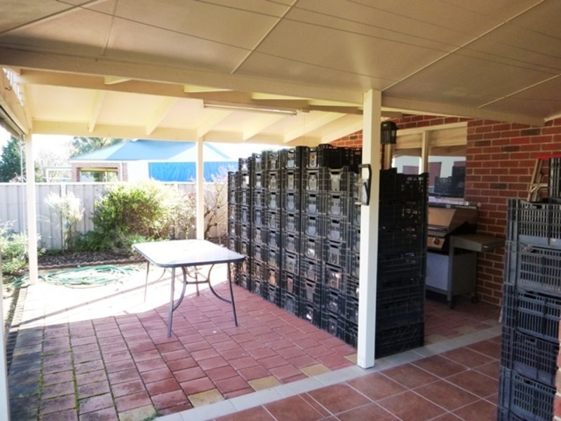 2 Pepperell Drive, Drouin VIC 3818