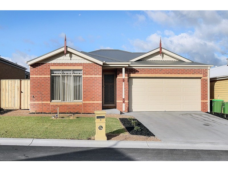 37 Jefferson Road, Garfield VIC 3814