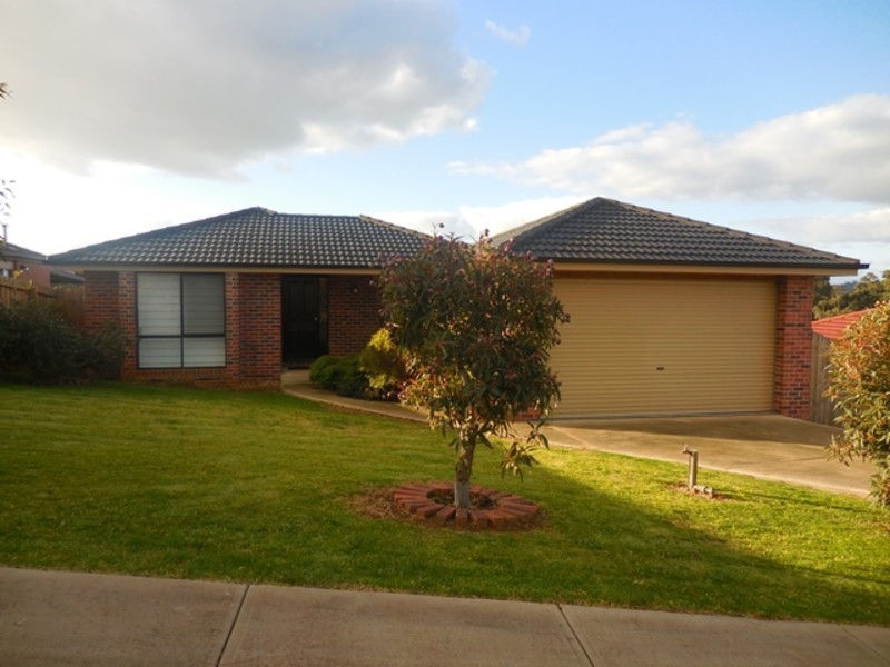 5 Vivian Court, Drouin VIC 3818