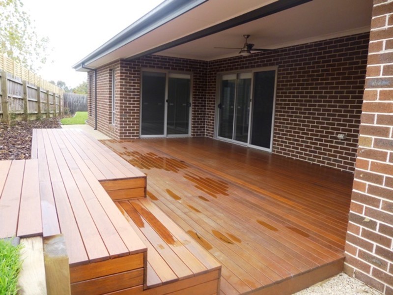 5 Namel Court, Drouin VIC 3818