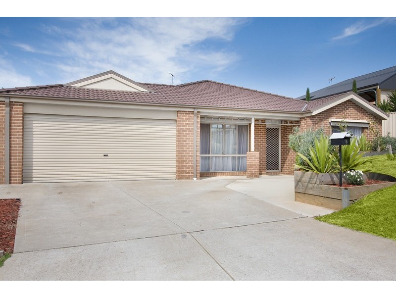 5 Mineral Court, Drouin VIC 3818