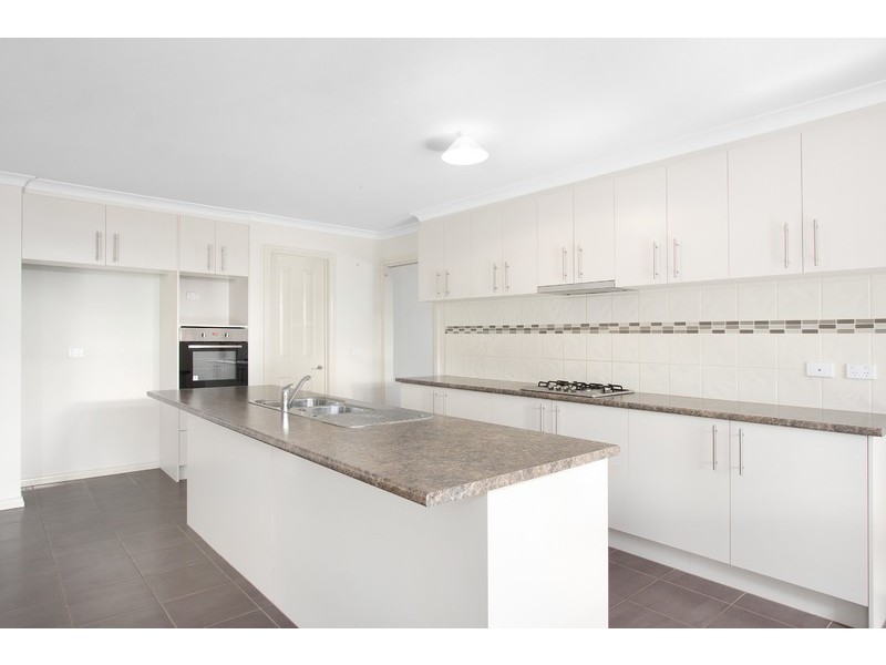 5 Mineral Court, Drouin VIC 3818