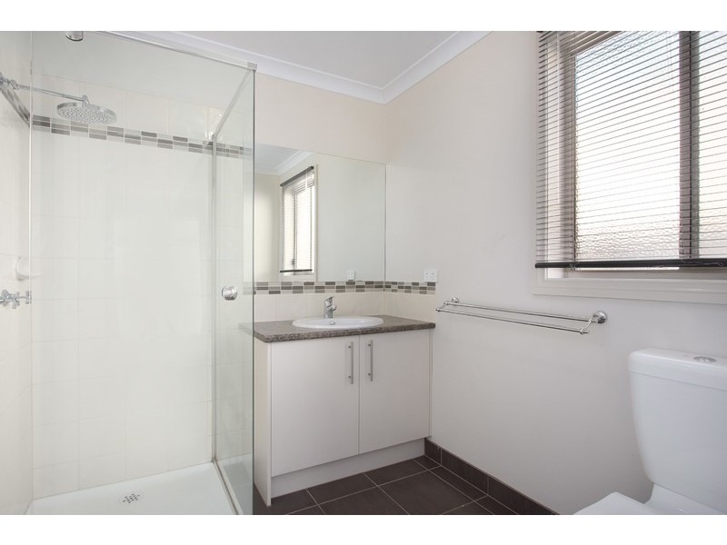 5 Mineral Court, Drouin VIC 3818