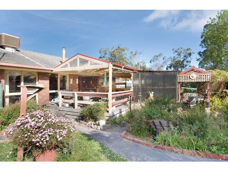 12 Jolley Road, Bunyip VIC 3815