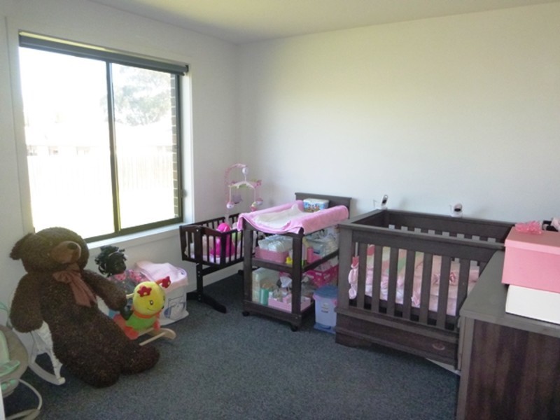 2 Wordsworth Court, Drouin VIC 3818