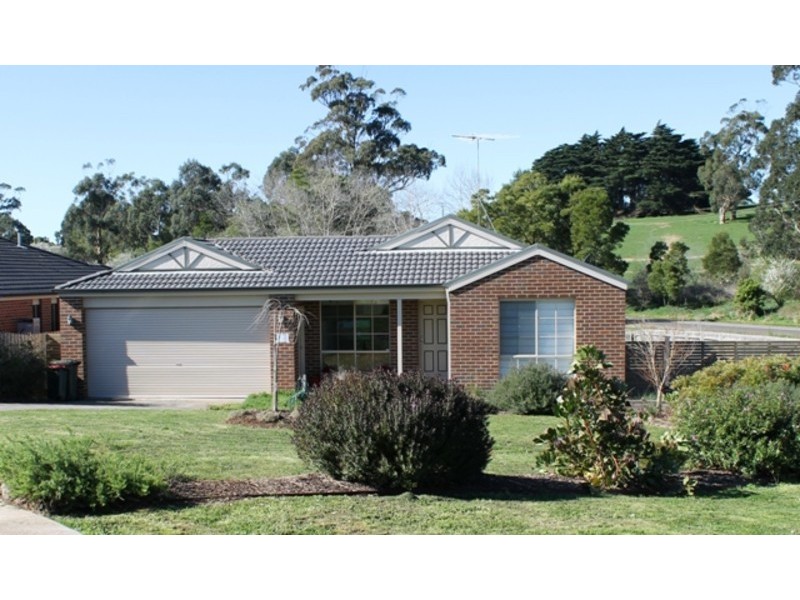 2 Harmon Drive, Drouin VIC 3818