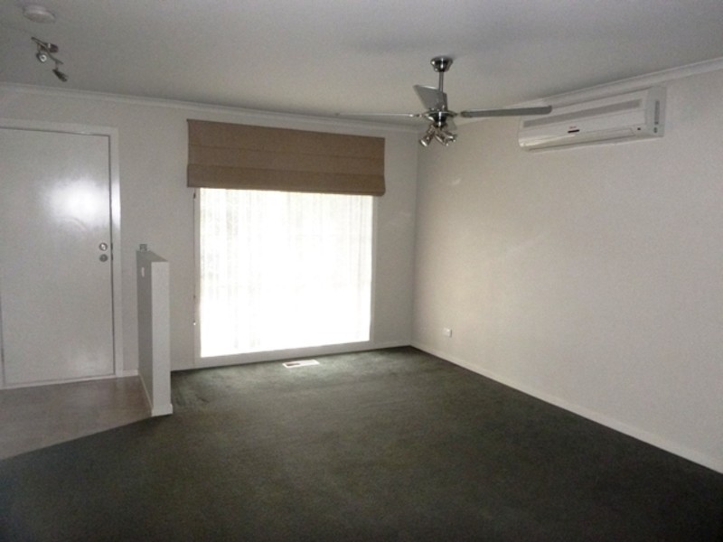 2 Harmon Drive, Drouin VIC 3818