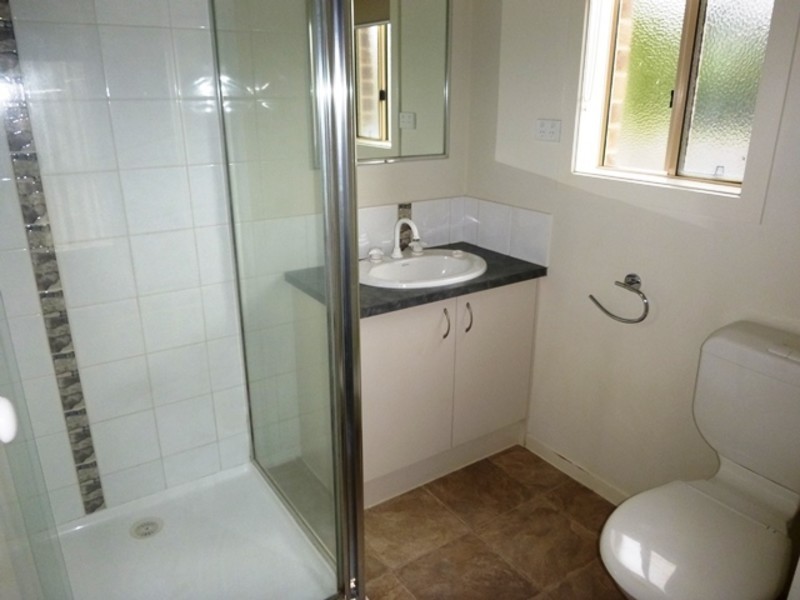 2 Harmon Drive, Drouin VIC 3818