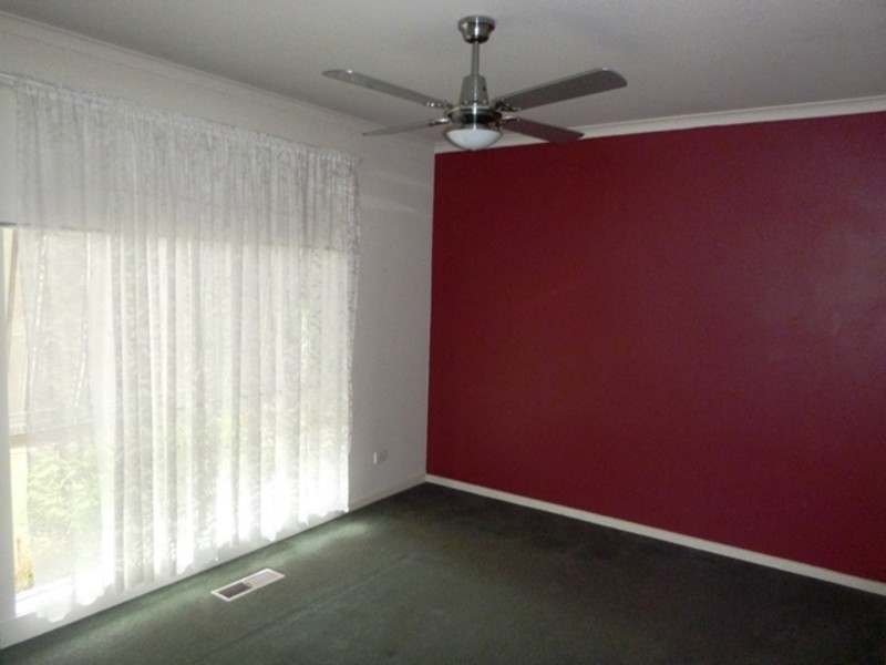 2 Harmon Drive, Drouin VIC 3818