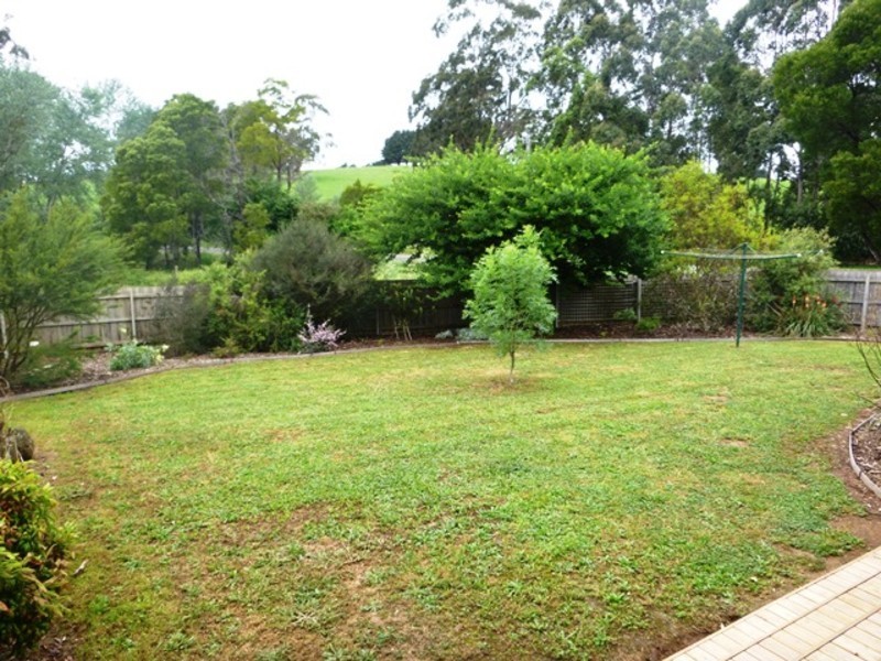 2 Harmon Drive, Drouin VIC 3818