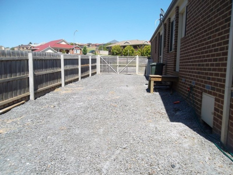 2 Harmon Drive, Drouin VIC 3818