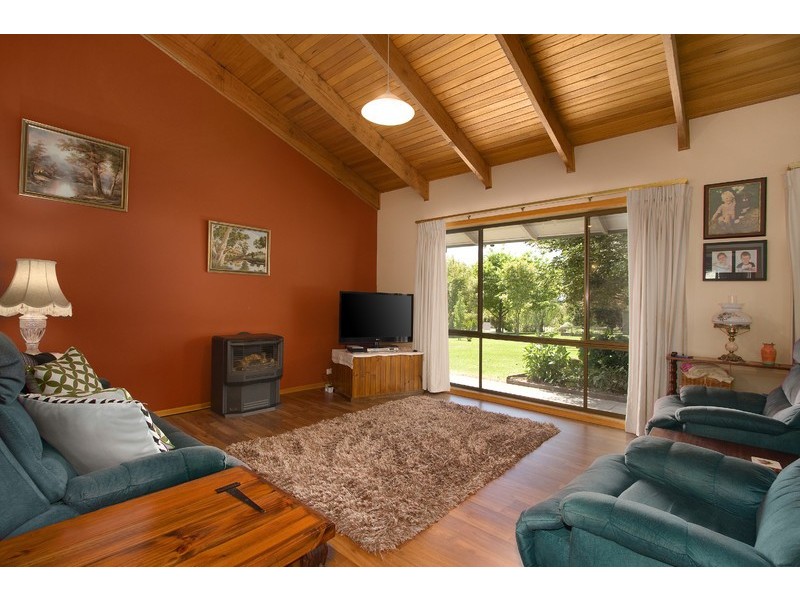9 Waddell Road, Drouin VIC 3818
