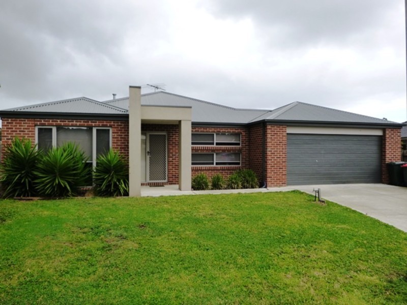 6 Dot Court, Drouin VIC 3818