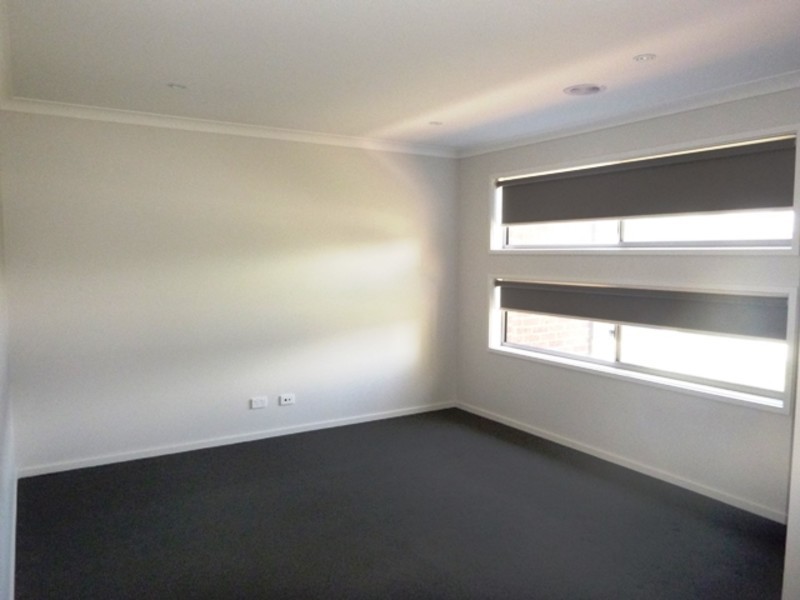 6 Dot Court, Drouin VIC 3818
