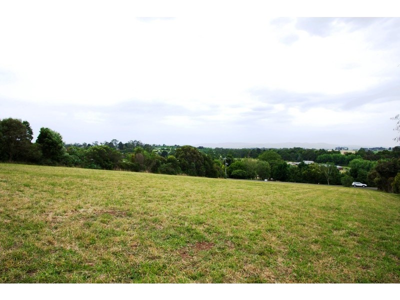 5 Green Valley Drive, Drouin VIC 3818