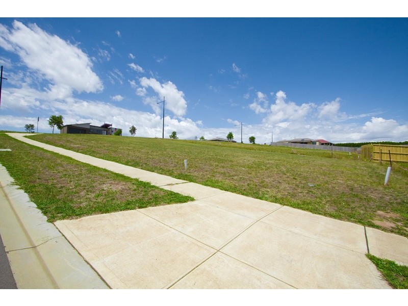 52 Empire Avenue, Drouin VIC 3818