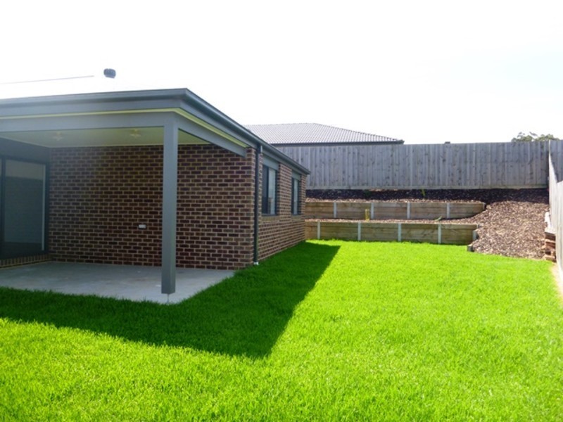 10 Ajax Street, Drouin VIC 3818