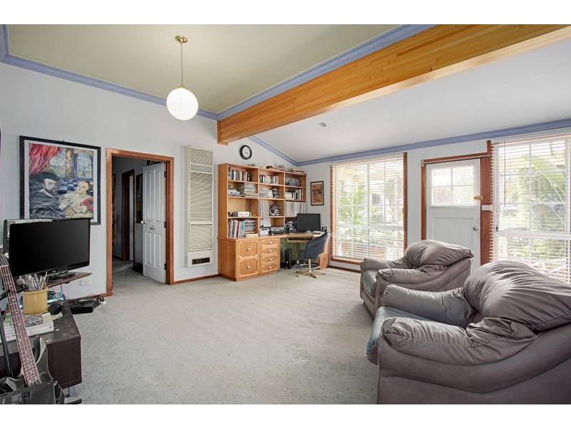 15 Longwarry Road, Drouin VIC 3818