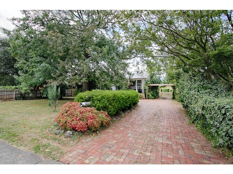 15 Longwarry Road, Drouin VIC 3818