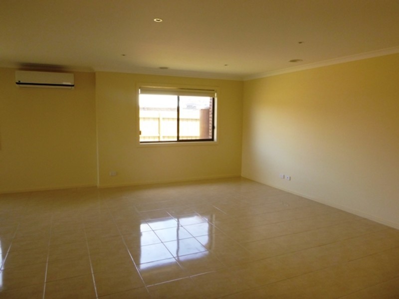 38 Pepper Crescent, Drouin VIC 3818