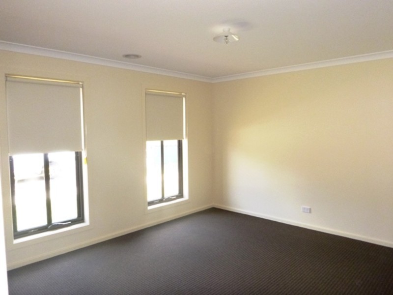 38 Pepper Crescent, Drouin VIC 3818