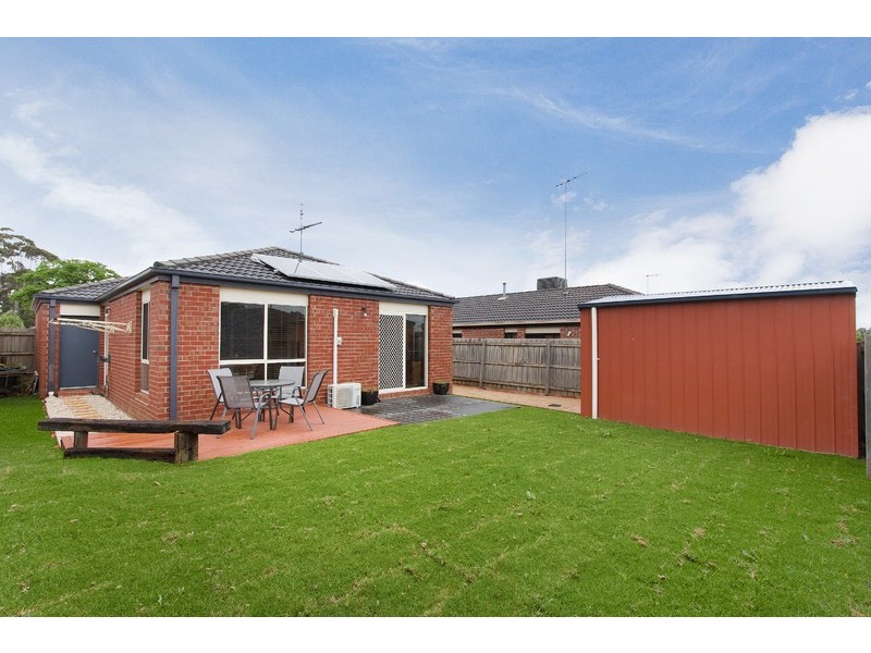 5 Rowan Walk, Drouin VIC 3818