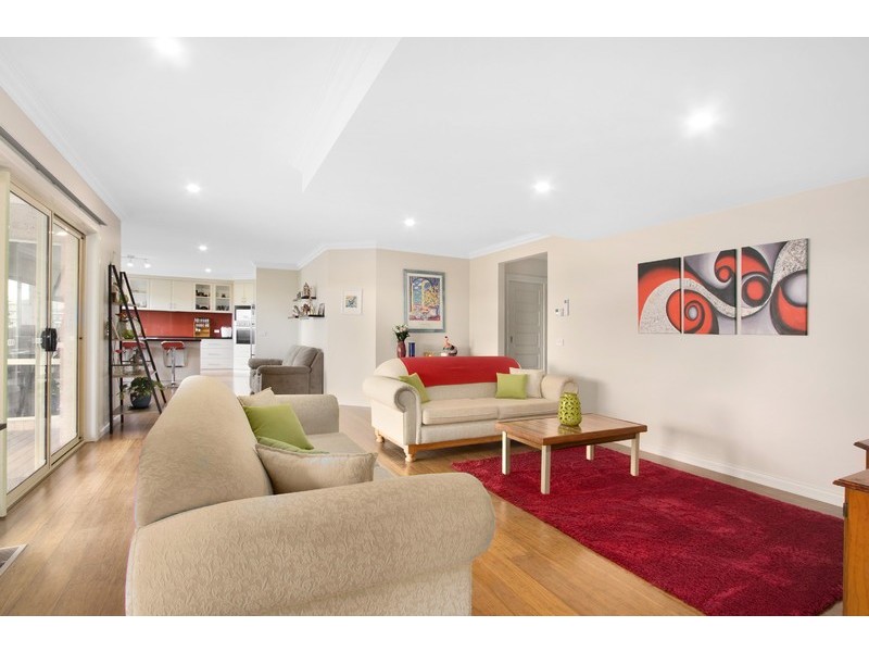 9 Warwick Way, Drouin VIC 3818