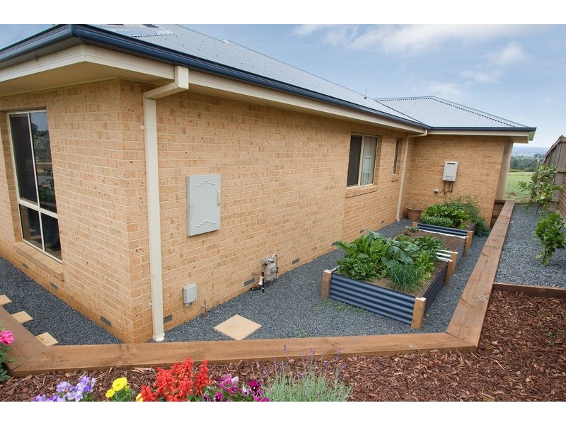 9 Warwick Way, Drouin VIC 3818