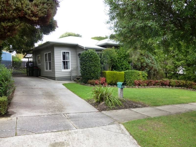 2 Pioneer Street, Warragul VIC 3820
