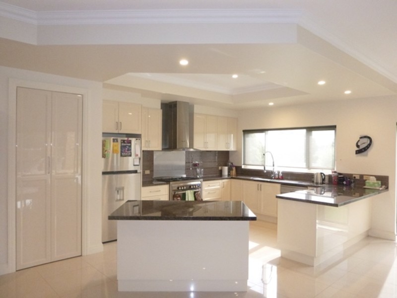 32 Thompson Road, Drouin South VIC 3818