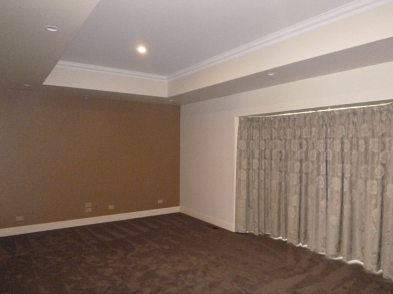 32 Thompson Road, Drouin South VIC 3818