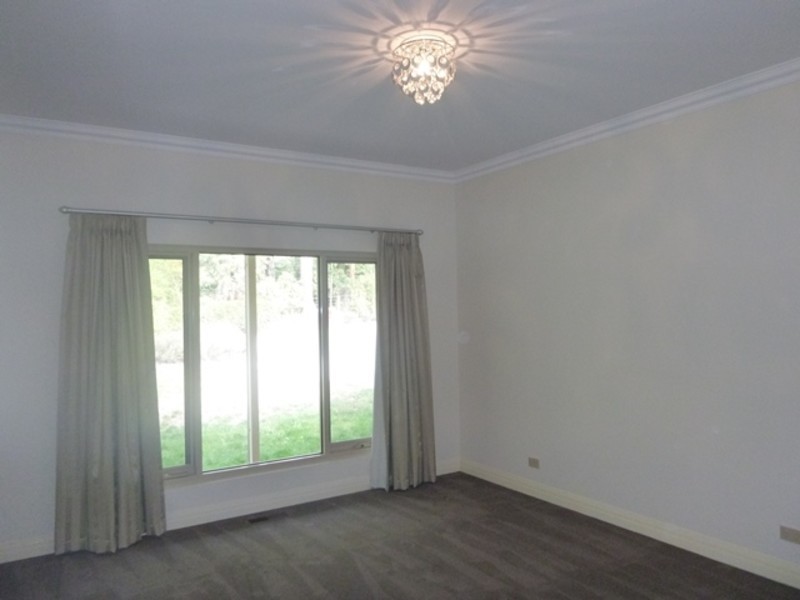 32 Thompson Road, Drouin South VIC 3818