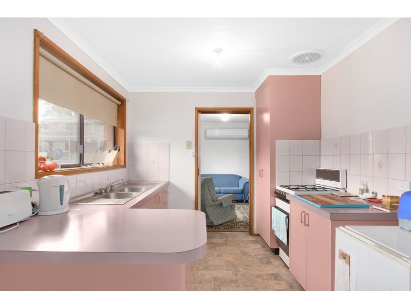 Unit 2/18 Calway Street, Drouin VIC 3818