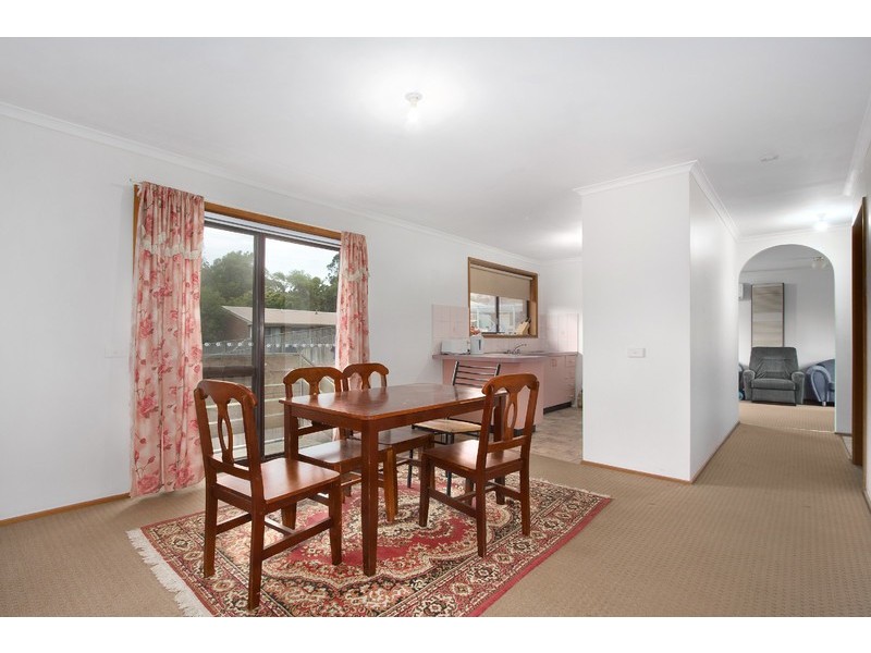 Unit 2/18 Calway Street, Drouin VIC 3818