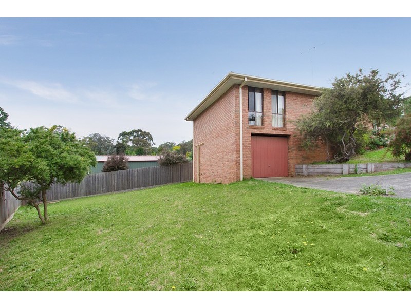 Unit 2/18 Calway Street, Drouin VIC 3818