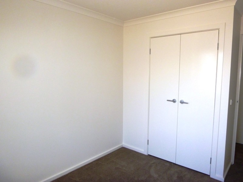 8/9 Shakespeare Court, Drouin VIC 3818