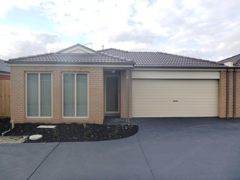 8/9 Shakespeare Court, Drouin VIC 3818