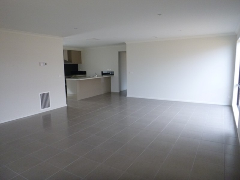 15 Ashdown Avenue, Warragul VIC 3820