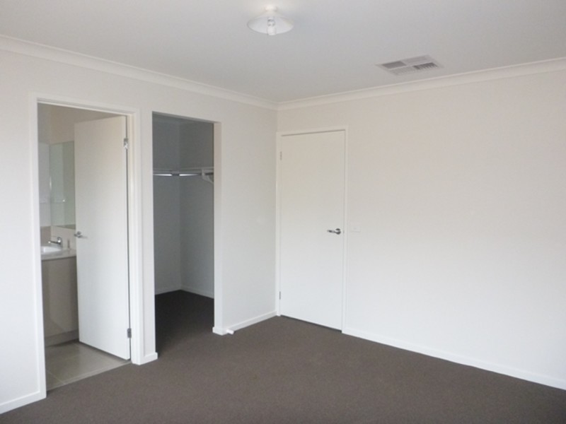 15 Ashdown Avenue, Warragul VIC 3820