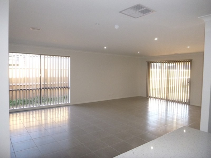 15 Ashdown Avenue, Warragul VIC 3820