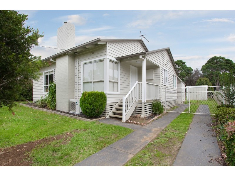 11 Centre Avenue, Warragul VIC 3820